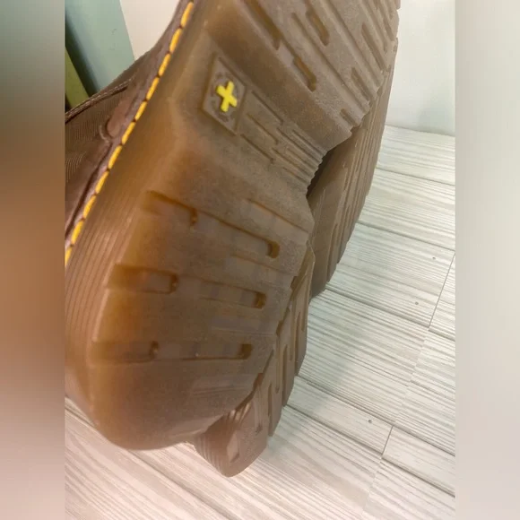 Dr Martens Milton Boots size 10 NWOT - Picture 7 of 10